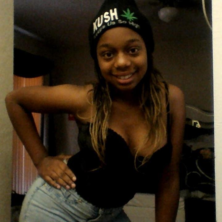 isabella392's profile picture. the little girl right above you is me when I was 1 and 3 years old....I am 14 about to be 15 next year I guess i'm just 14,just because i'm 14 doesn't mean shit