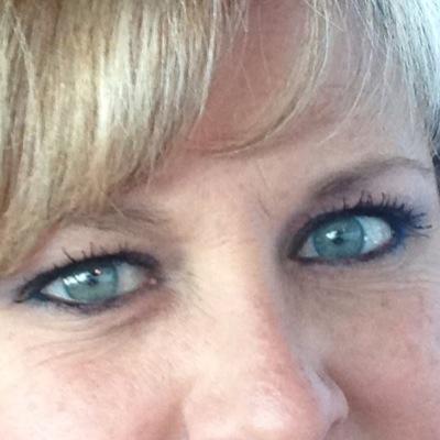 MichelleRuth7's profile picture. 