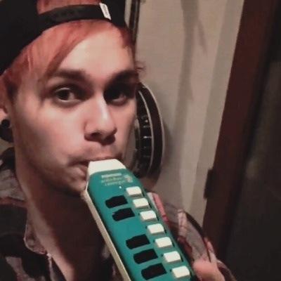 whosehemmo's profile picture. Free follow from @sociablelwt