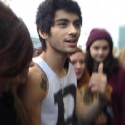 follow @njhft70s bc she gave you this free follow