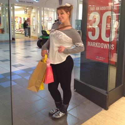 JusticeMandi's profile picture. ( :Happy girls are the prettiest :)