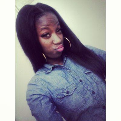 19 | green | Taurus | g e o r g e o u s | sweet personality Follow me on IG SharelleElaine (;