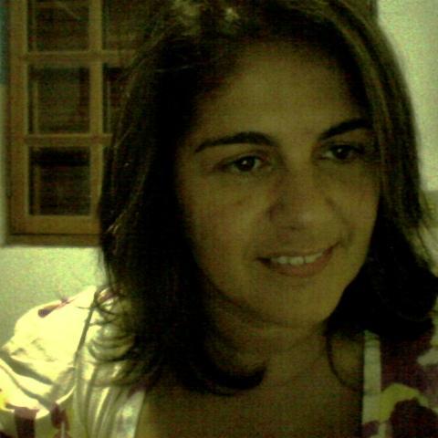 PatrizTrad's profile picture. Que a esperança seja transformadora e que a sabedoria seja essa transformação.