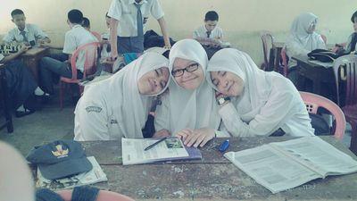 Fitri_lestariFL's profile picture. 