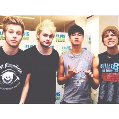 hiii please follow my main account @CUDDLEBALLUKE, its only fair since I gave you this free follow :)