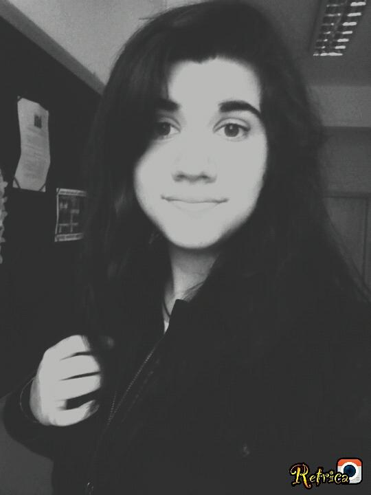 Asik oldugum adamla mutluyum gerisine zaten gerek yok ;)