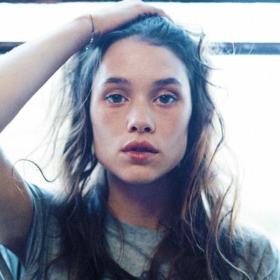If you're broken, I will mend you and keep you sheltered from the storm. [Literate roleplay.]