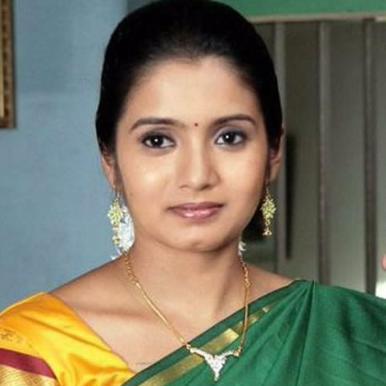 தமிழ் இளங்கலை தற்போது டிடிபி ஆப்ரேட்டர்.