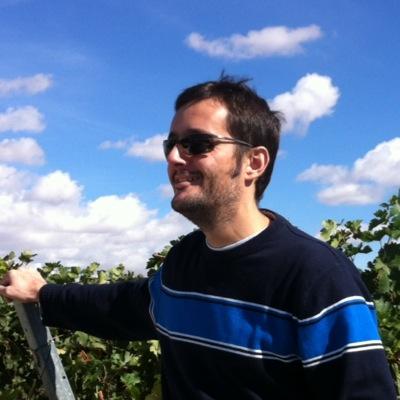 Navegando por el mundo del #vino con un timon de fortuna... En el horizonte, poder disfrutar algún día de un buen Vino de Trastero