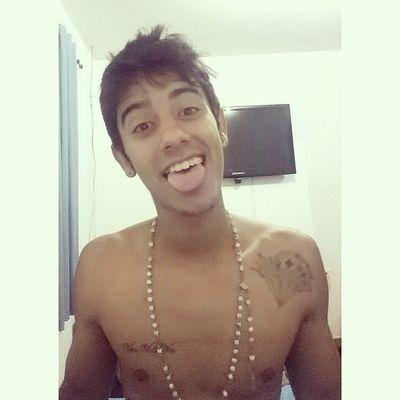 Famoso é deus.. 
o restto e conhecido ✌