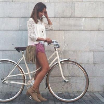 Médico. Personal Shopper. Blogger a tiempo parcial. Nada mejor que disfrutar de los pequeños momentos junto a grandes personas. http://t.co/0wqv0XTkus