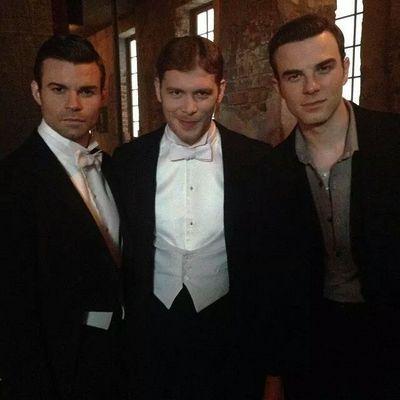 ((#TVD #TO #RP)). Twiny: @MysticalBatBoy