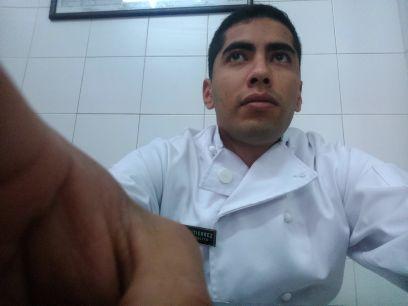 Fanatico de los mejores alfajores del mundo. Tengo miedo de tocarme el pupo porque siento que se me va a descoser.