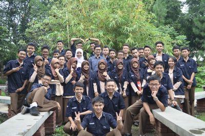 Computer and Networking B 11th from SMK Negeri 1 Cimahi | YES WE ARE EVEREST TEAM!