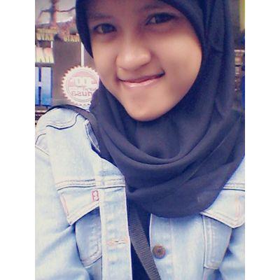 14 Mei 1996 | SMA GIKI 1 | STIE Perbanas Surabay | D3 Managemen |