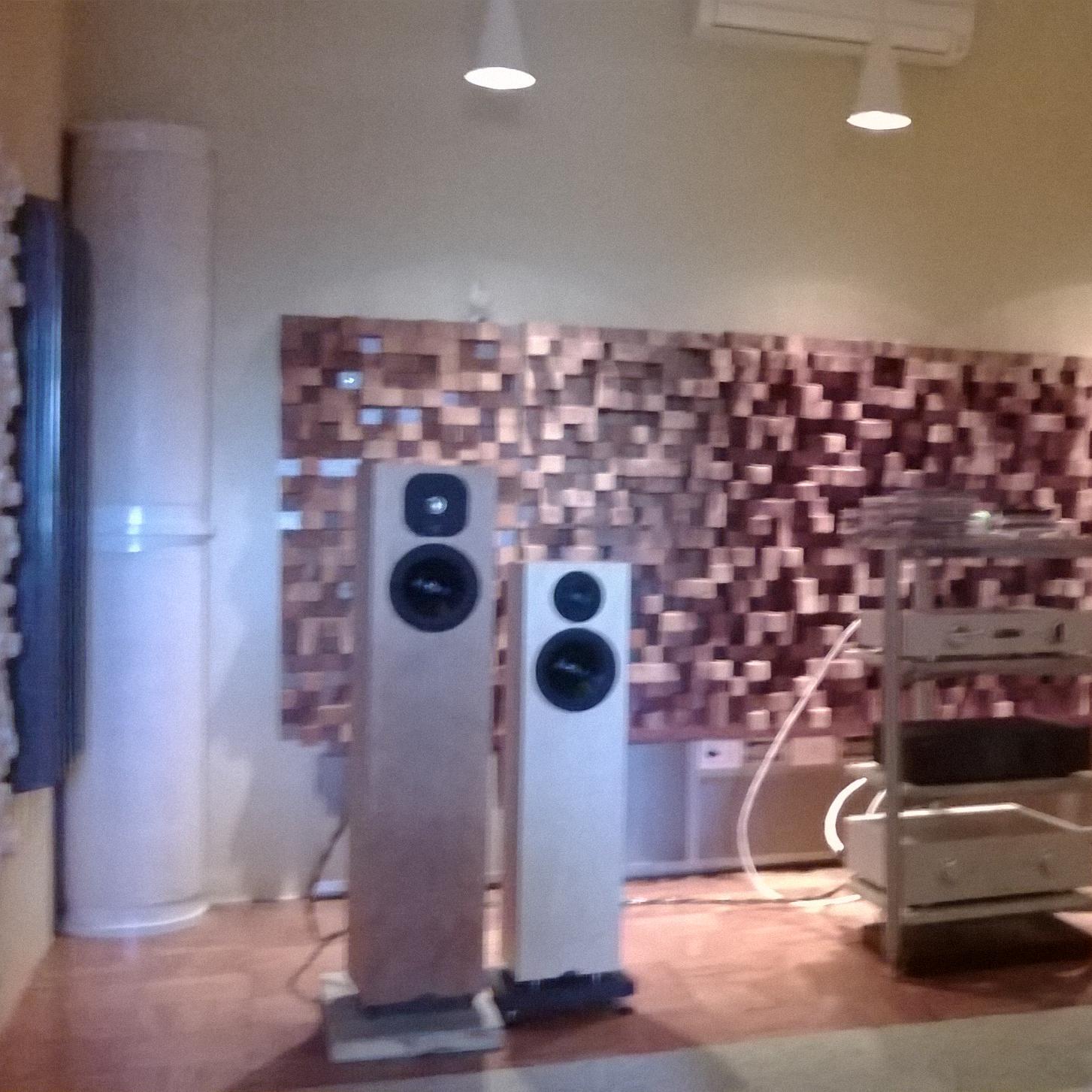 Distribuidor de equipamentos de audio e video Hifi e Hend.