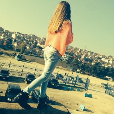 leonagjigolli's profile picture. 