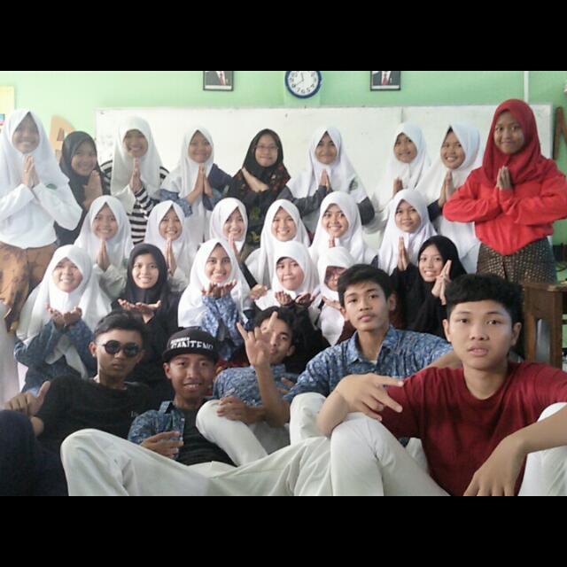Anni Harahap♥  keep solid! part of @almamater_16