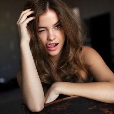 amor, ch’a nullo amato amar perdona, mi prese del costui piacer sí forte, che, come vedi, ancor non m’abbandona | single | bisex | 19