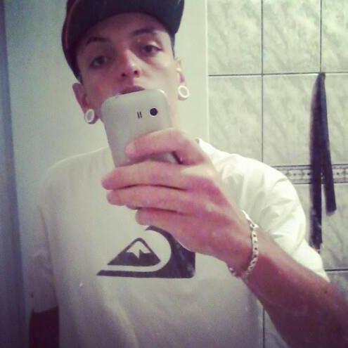 Dinheiro no Bolso, Deus no Coração, Familia Unida e Champanhe pros Irmãos.