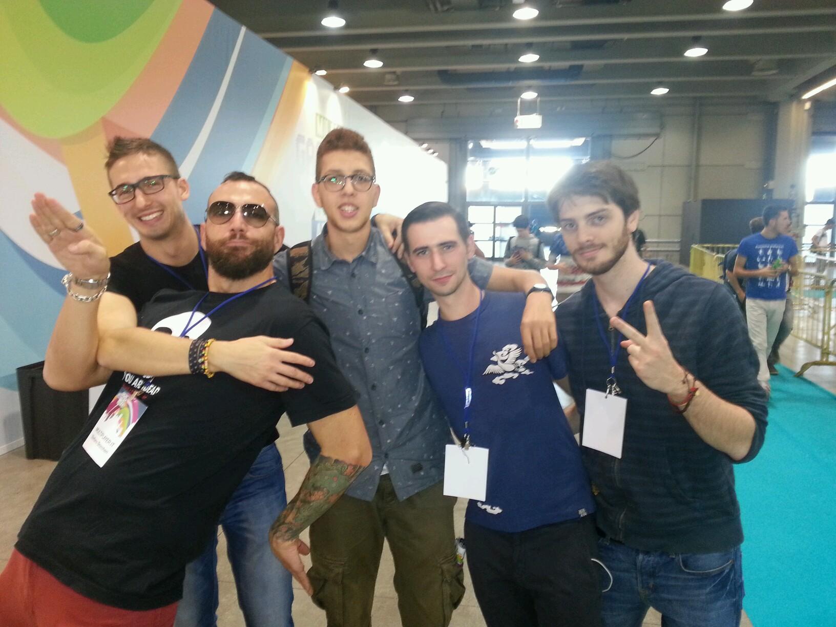 Aspirante game designer o game programmer o game qualcosa insomma. 
Cose che mi piacciono: videogames, musica elettronica, serie tv, droga e figa! Salutazioni