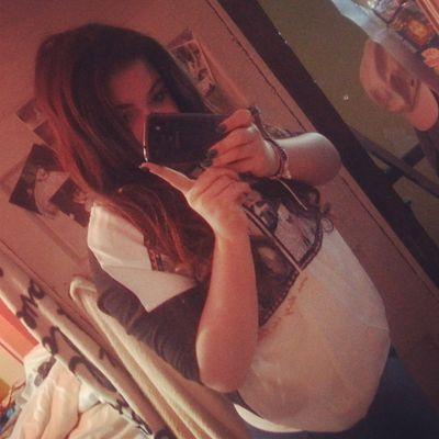 my name is ☆ellie☆
★age is 14 ★
[im a girl who lives her life and take no shit]
♡my hobbie is photogarphy i love take pictures and creative ones to♡