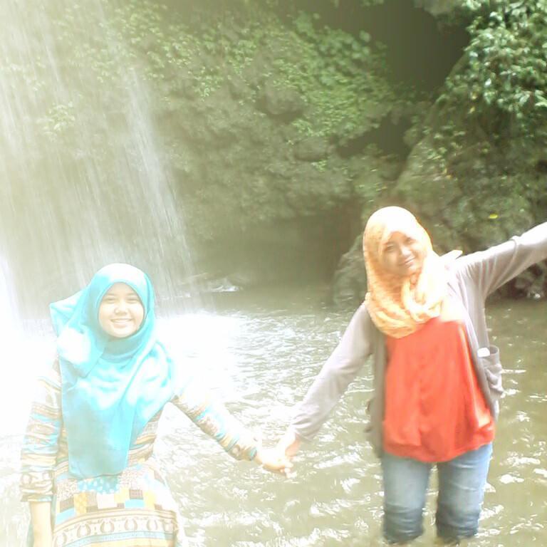 Tangerang | 25 juni  1997 | calon penulis novel terkenal | cliquers tangerang paling kece | keep istiqomah ^^