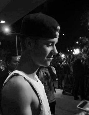i wish Justin be here, right now.