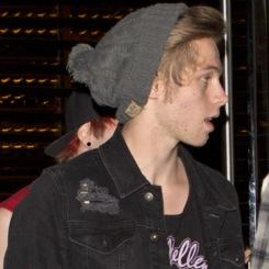 free follow from @fluroscentluke pls follow her ily bye