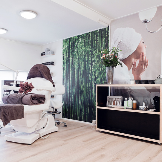 Schoonheidssalon Oossu is gevestigd in het centrum van Rotterdam. Bij ons kun je rekenen op verfrissende schoonheidsbehandelingen, ontspannen massages.