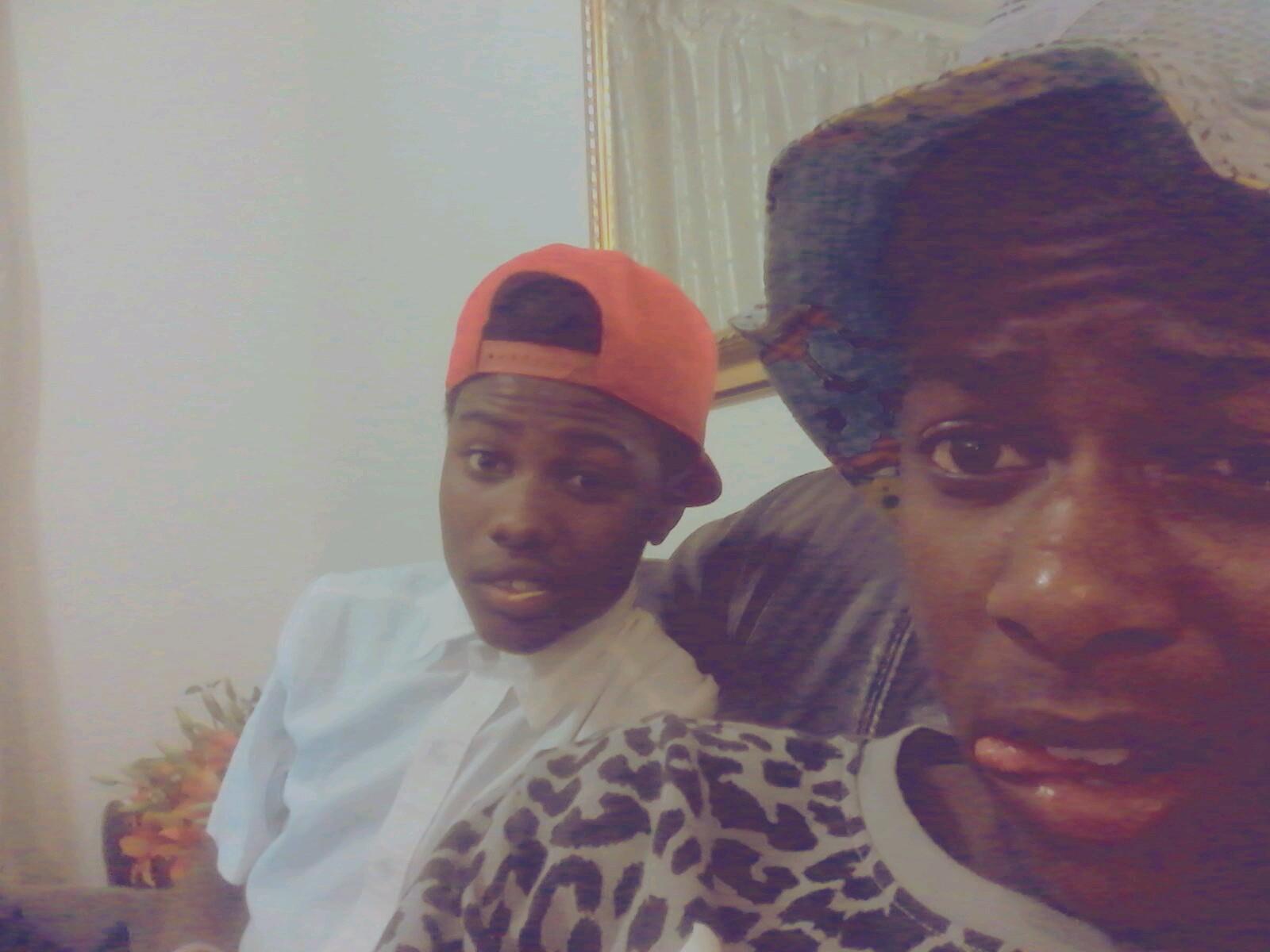 Nqobizi8's profile picture. I don't make to crying me !