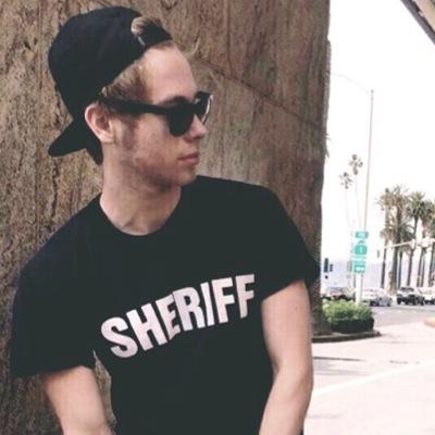 5soslove_02's profile picture. 5sosfam 前垢≫≫≫@ilove5sos_02
高1/5sosfamの方ぜひフォローしてください!!!