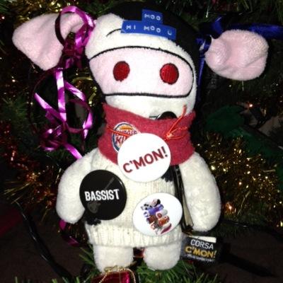 MOOcorsa's profile picture. Hi there, I'm Moo Corsa and I'm pretteh, pretty as a truck. I like U2, especially Adam Clayton; @thekillers; Saw and being in UHOO/UMOO Follow Moo!