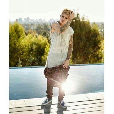 seguime esta es la segunda cuenta oficial de justin, mira hablo español y todo, soy un justin mejorado, ✌✌