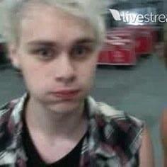 go follow @calumft182 bc she's the best