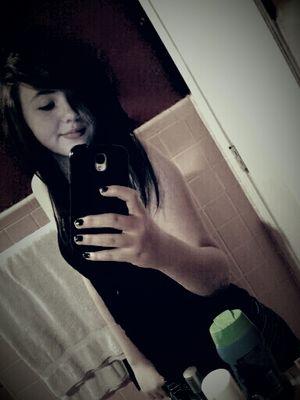 I love bands, pizza, tatoos, and piercings also creepypasta