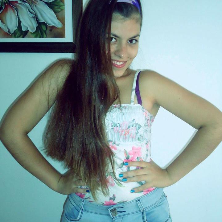 20 años, estudiante de Historia, amante de los libros y del rock! audisio.yamila@hotmail.com