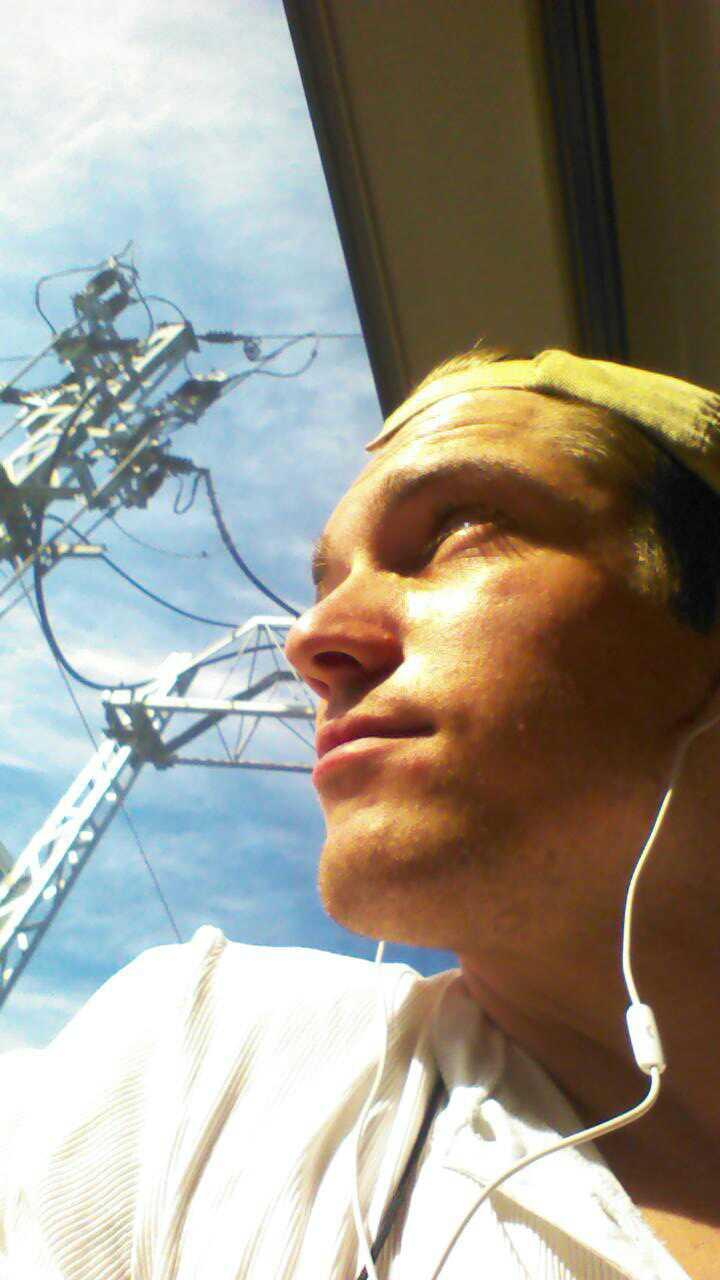 medkingka's profile picture. Syrlige(?) tweets om norsk/italiensk fotball og fotballkommentatorer. 
Sporadiske lyspunkter kan forekomme. FØLG me(g)d