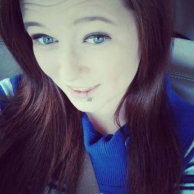 im bailey and im 18. im a youtuber and finally made my twitter. woo
