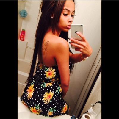 nique_bear's profile picture. single.