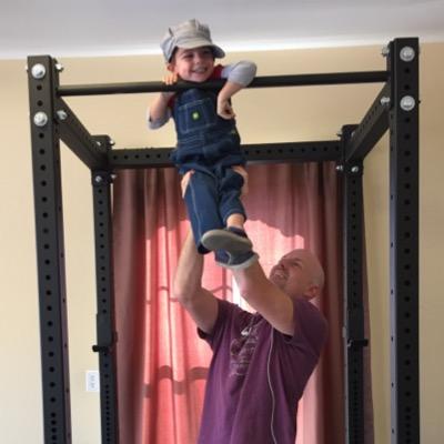 MOMables CFO and El Jefe over @supergluemom's house (I think) and dad to 3 awesome kids.
