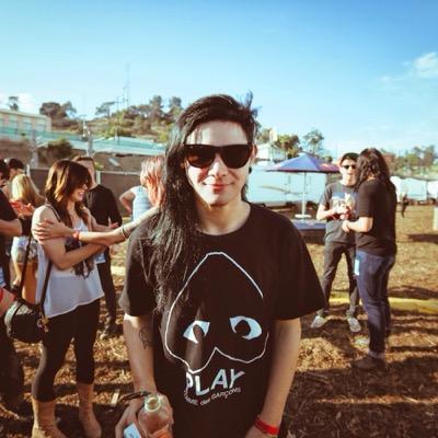My tweets are to inspire. #1 Skrillex FAN PAGE!!!!!!! follow me and I will follow back.

i promote people!!!!