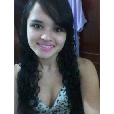 Tenho orgulho de mim,nunca precisei ferrar com a vida de ninguém pra me sentir melhor./Snapchat: annacaarool