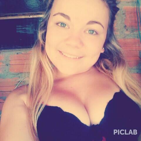 Eu Só quero a paz de um sorriso sem razão. ♡