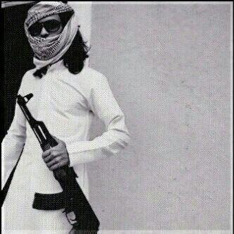 ‏‏اثنين بحياتي مأبيهم/شخص لاجل كلام اناس يخليني