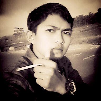 Slalau bersyukur dan tetap semangaat walau pun posisi lagi di bawah..Suatu saat pasti yang namanya keinginan seseorang itu pasti akan tercapai,Amiiinn iya Alloh