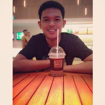Simple !!! That's what you see of me.Being yourself is much more fine .
