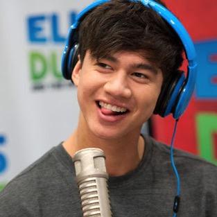 Please follow @Jizzy5SOS because goals :) please please ily xxx