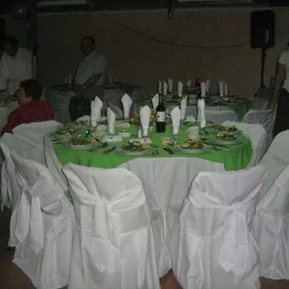 Eventos: Matrimonio, Bautizo, Graduaciones, Cumpleaños y Otros.
Banqueteria/Coctel: Canapes, MiniBrochetas, Ceviche, entre otros