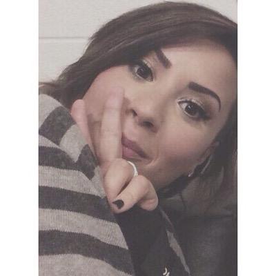 saved acc.
please follow @itsdemilaugh_